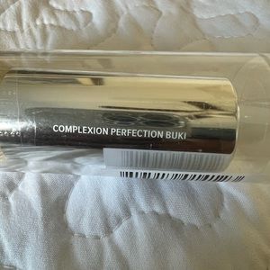 It Cosmetics Complexion Perfection Buki Brush